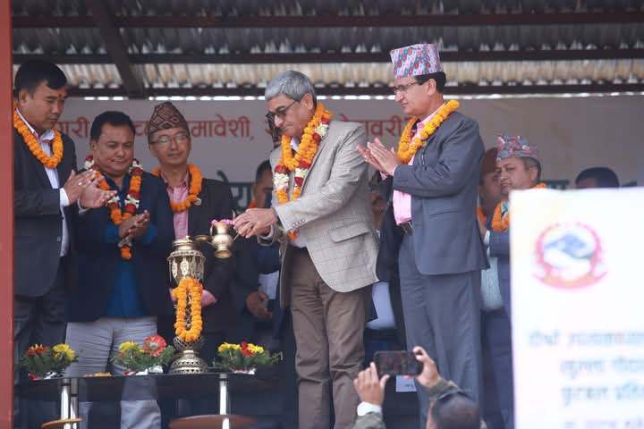 राजनीति पनि खेल जस्तै अनुशासित हुनुपर्छः गृहमन्त्री लेखक