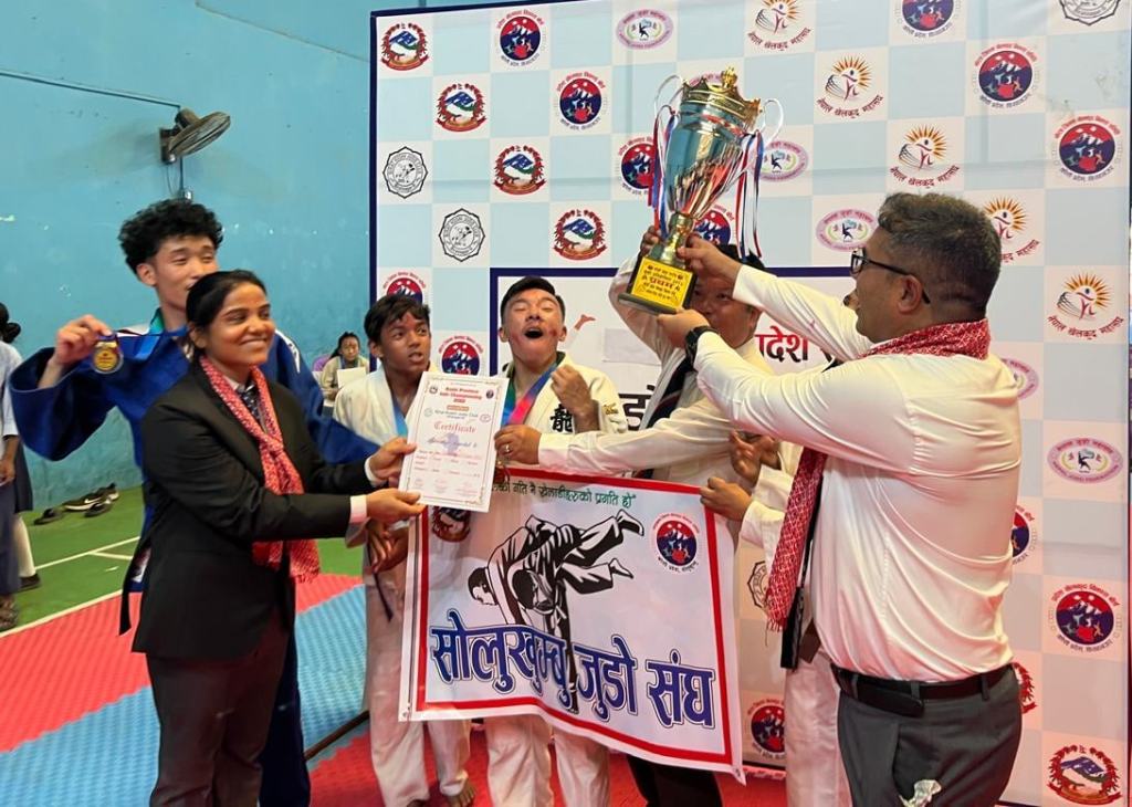 कोशी प्रदेशस्तरीय जुडो प्रतियोगिताको उपाधि सोलुखुम्बुलाई
