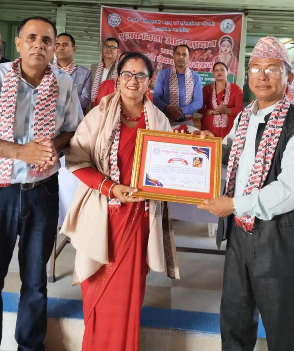 लमजुङ-पोखरा सम्पर्क समाजद्वारा दर खुवाई कार्यक्रमसँगै दुई नारी सम्मानित