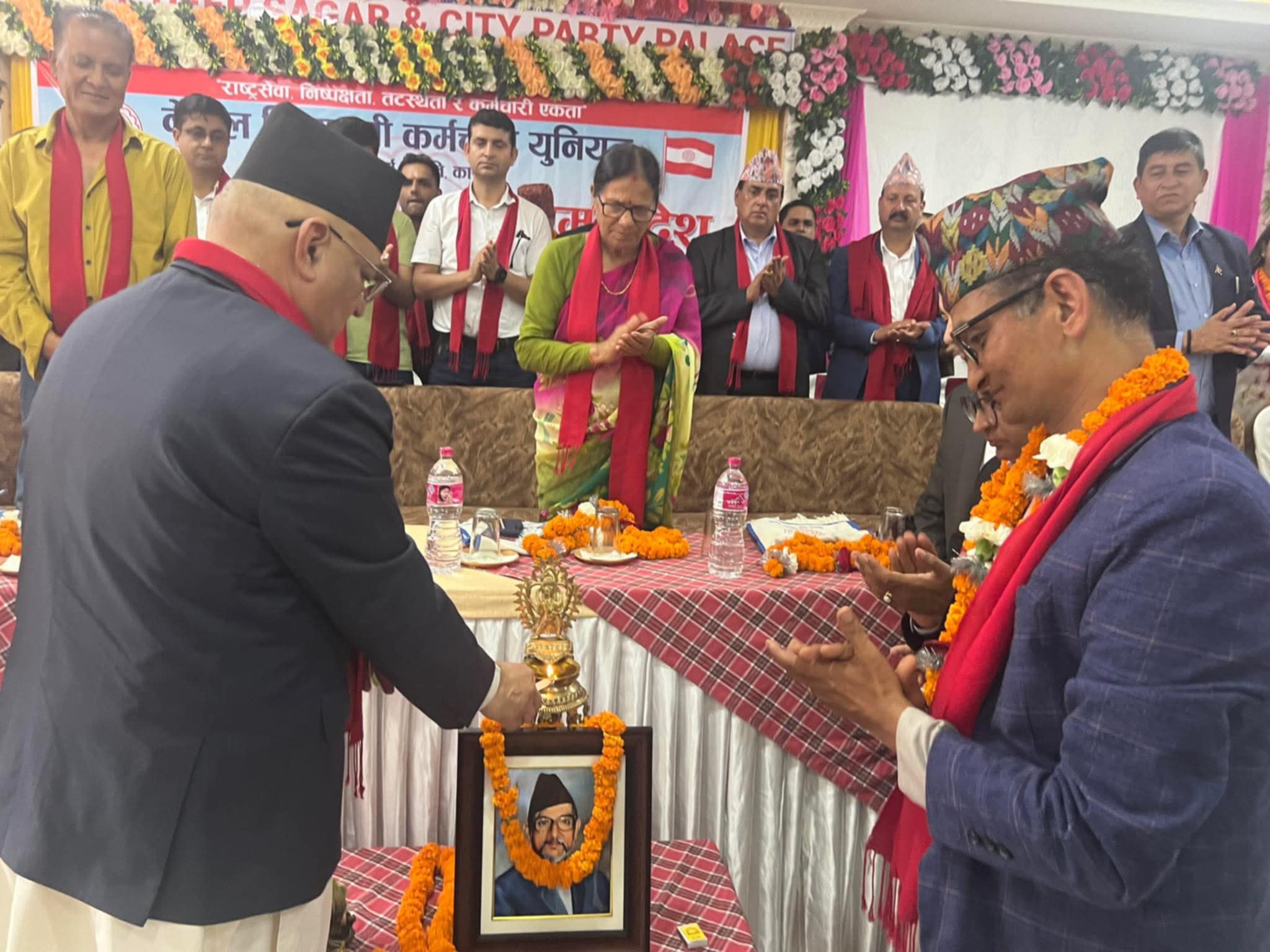 कर्मचारीहरू नागरिकमैत्री हुनु पर्छ: मुख्यमन्त्री पाण्डे