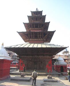 गोसाइँकुण्ड पुग्न नसक्नेका लागि कुम्भेश्वरमै तीर्थस्नान