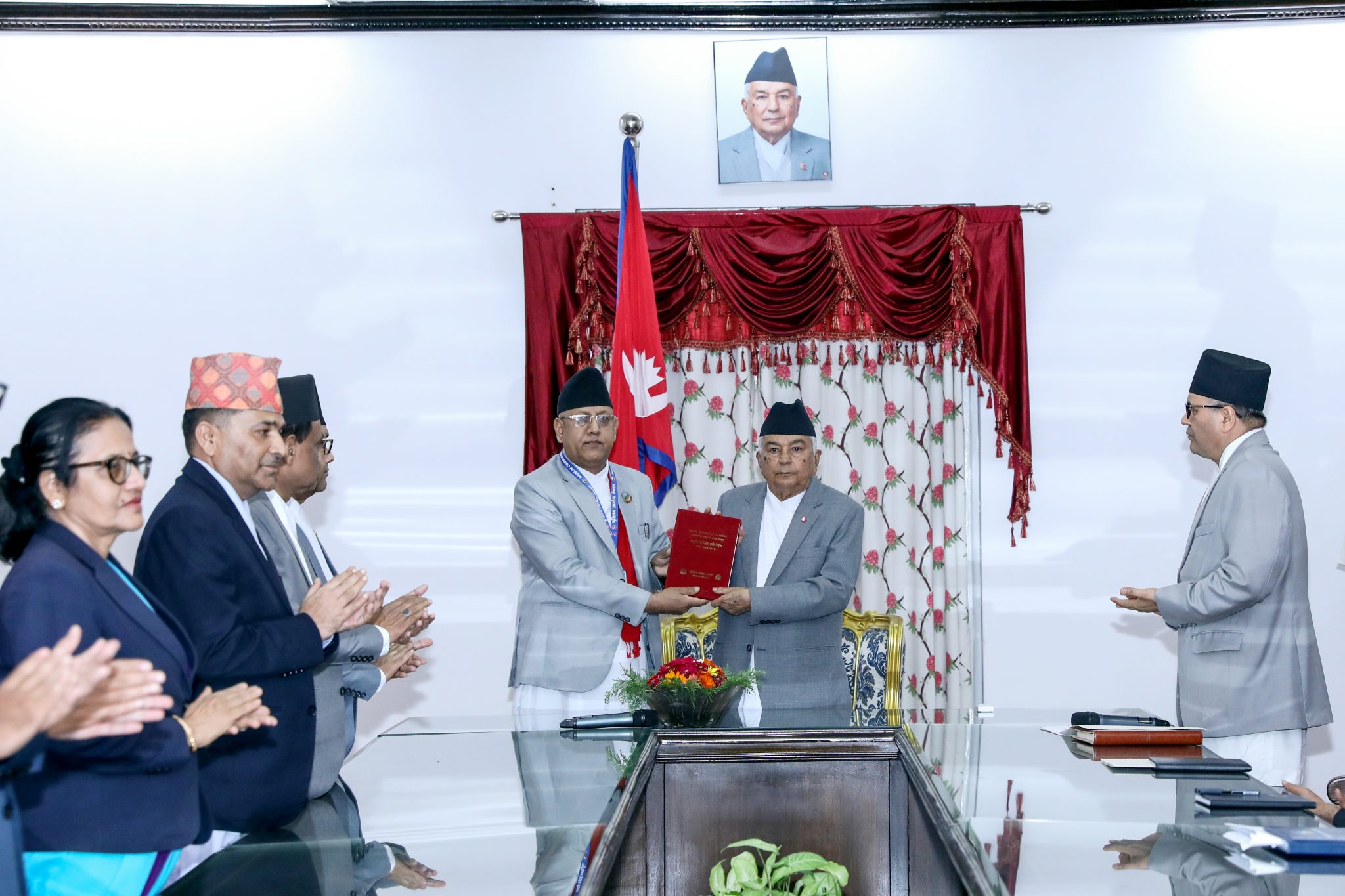 मुस्लिम आयोगद्वारा राष्ट्रपतिसमक्ष वार्षिक प्रतिवेदन पेस