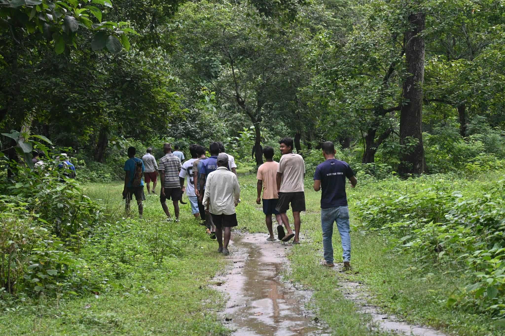 वनमा हुने अवैध गतिविधि रोक्न संयुक्त गस्ती