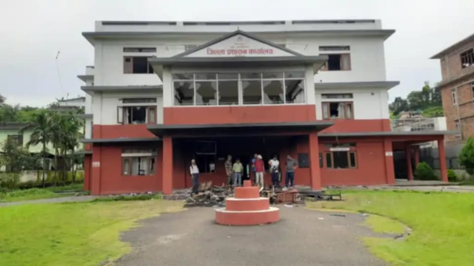 सिन्धुलीमा सरकारी-निजी सम्पत्ति क्षति, दोषीमाथि कारबाही हुने