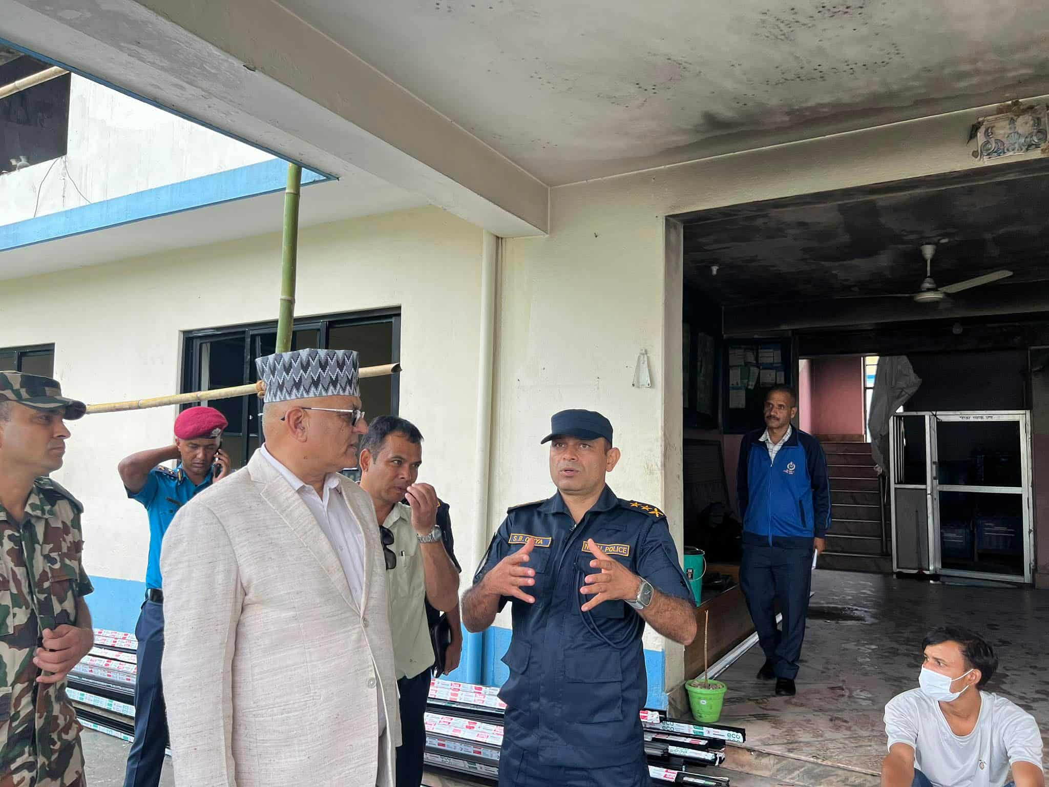 आगजनी तथा तोडफोड घटनाको मुख्यमन्त्री पाण्डेले गर्नु भयो स्थलगत निरीक्षण