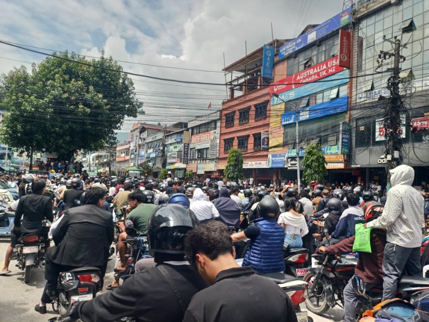 पोखरामा अनिश्चितकालीन निषेधाज्ञा, ६ जना घाइते र २० जना पक्राउ