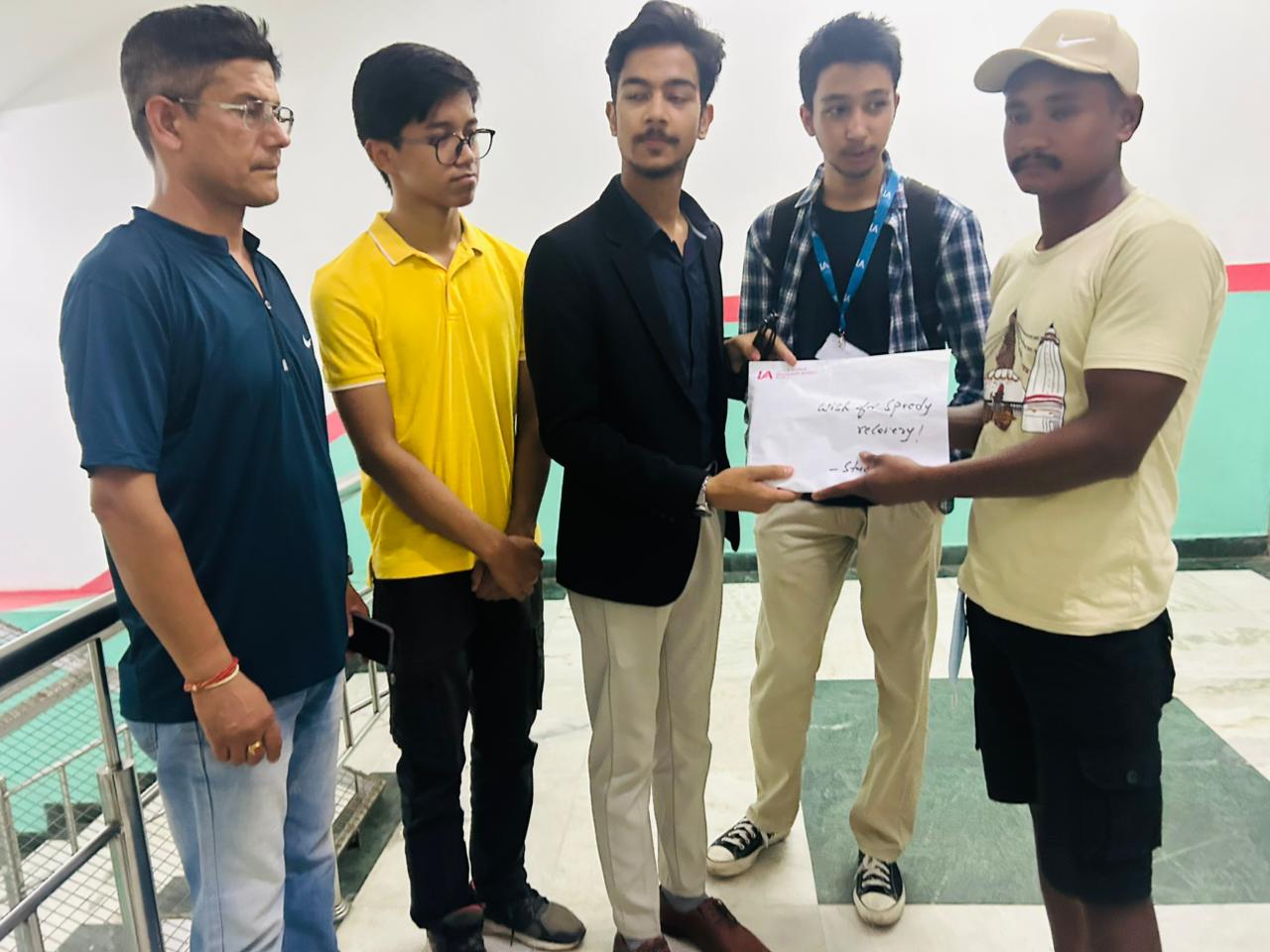 कोमामा रहेका लक्ष्मणलाई एलएका विद्यार्थीको सहयोग