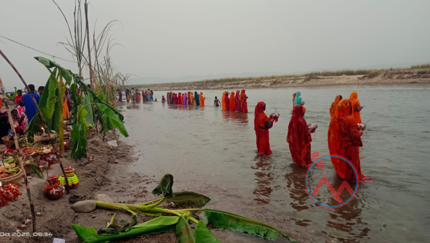 उदाउँदो सूर्यलाई अर्घ दिएर छठ समापन