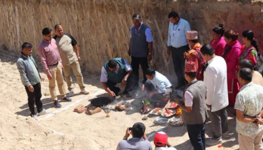 मङ्गलादेवी माविको आठ कोठे भवनको शिलान्यास