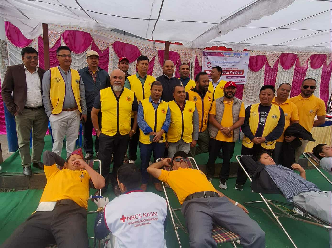 लायन्स क्लब आदर्श चौतारीद्वारा ६६ युनिट रगत सङ्कलन