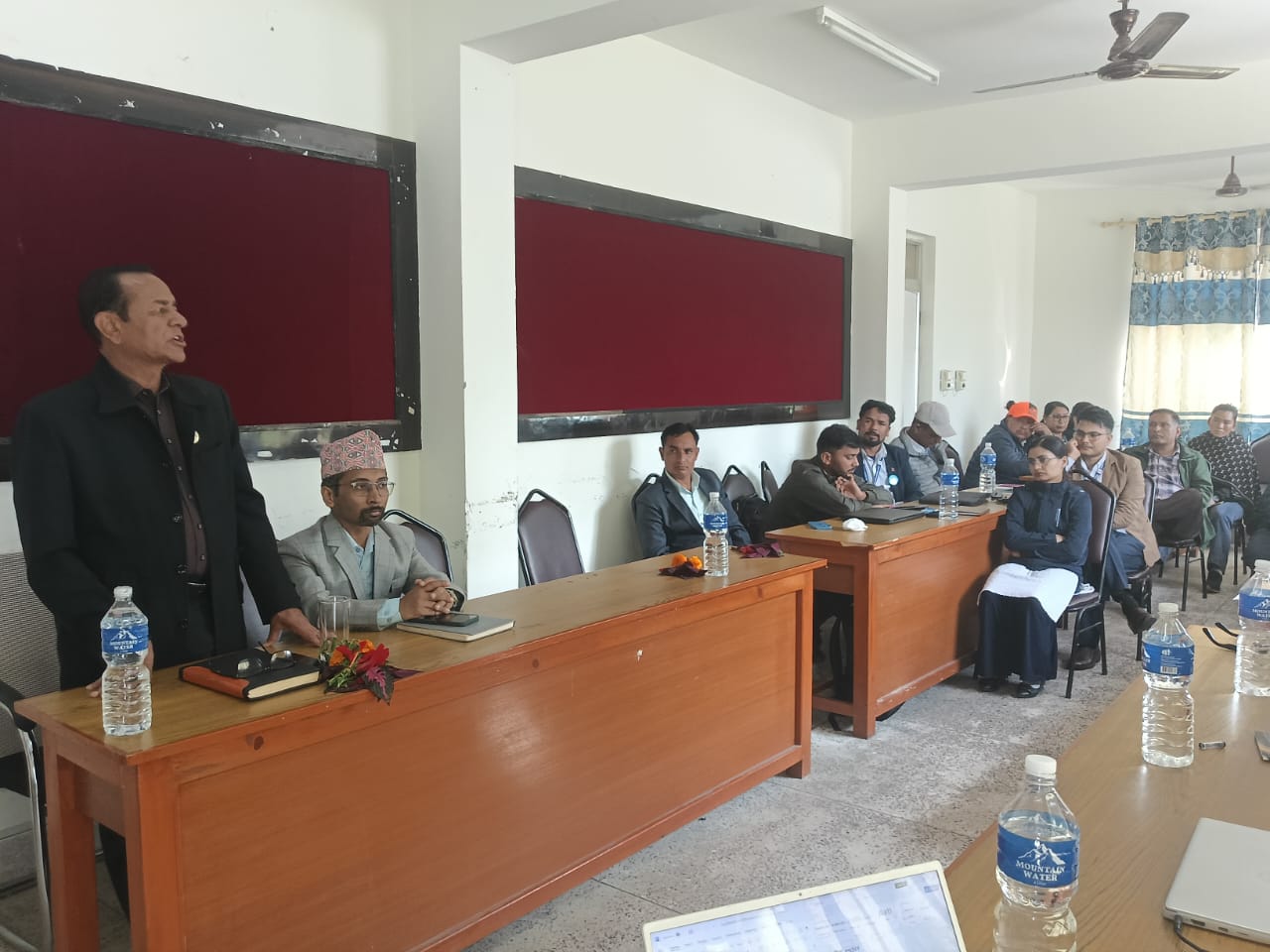 नागरिकको सेवा प्रति चुस्त, स्फूर्त, पारदर्शी, प्रभावकारी र जबाफदेही हुन मन्त्री पाठकको आग्रह