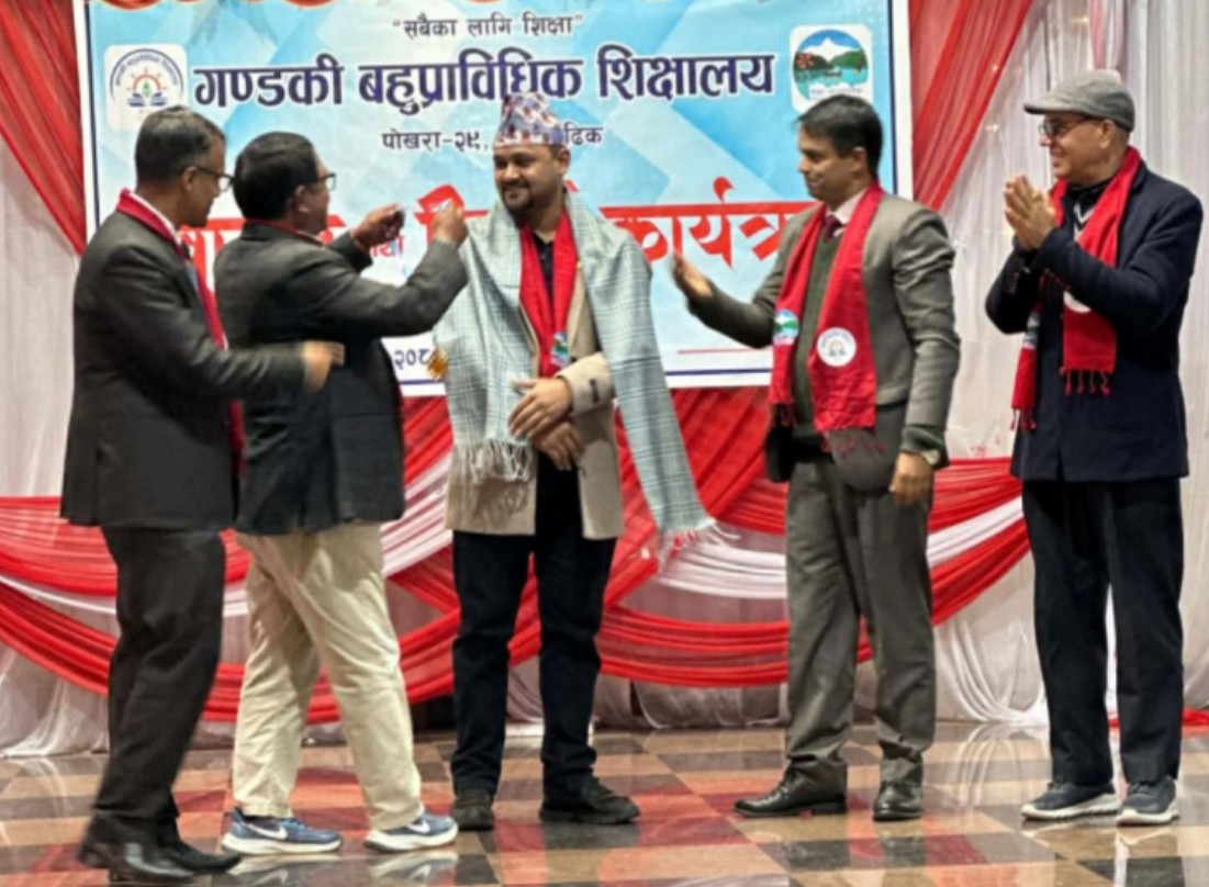 गण्डकी बहुप्राविधिक शिक्षालयमा नयाँ विद्यार्थीलाई स्वागत, पुरानालाई बिदाइ