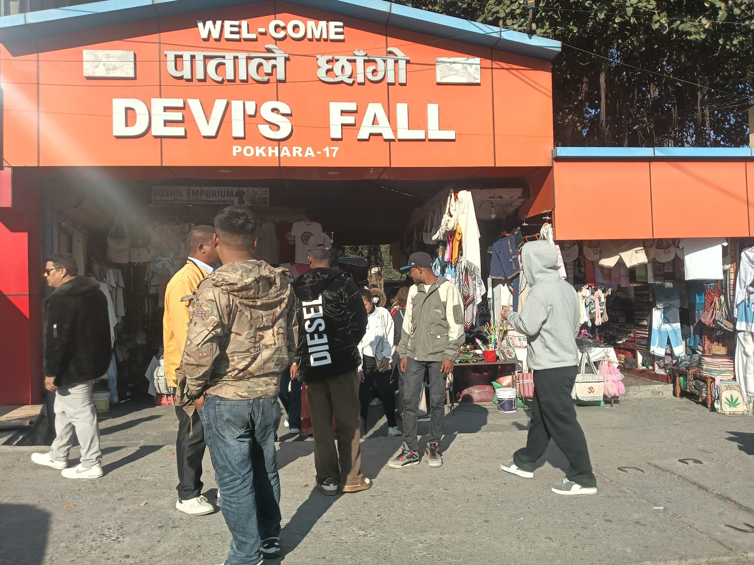 बाह्य पर्यटकभन्दा आन्तरिक पर्यटक बढी, डेभिजफल र गुप्तेश्वर गुफामा उत्साह