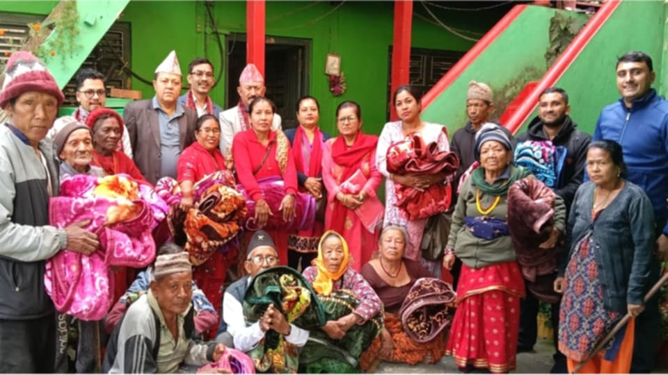 ज्येष्ठ नागरिक तथा विपन्न वर्गलाई ब्ल्याङ्केट वितरण