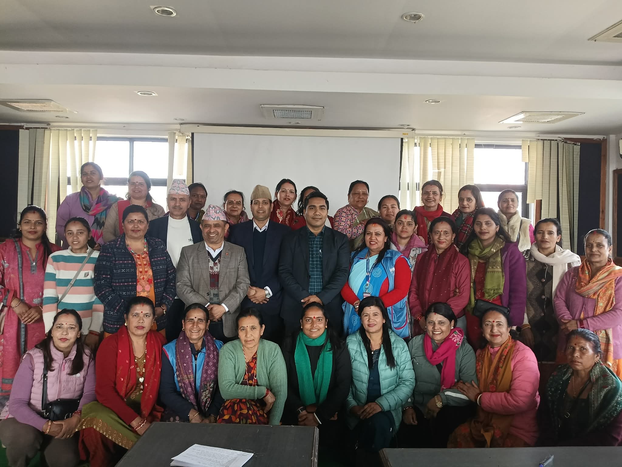 महिला स्वयम्सेविकालाई मतदाता शिक्षा तालिम