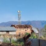 हुरीबतासले ठूलो क्षति: विद्यालयसहित दर्जनौँ घरका छाना उडे