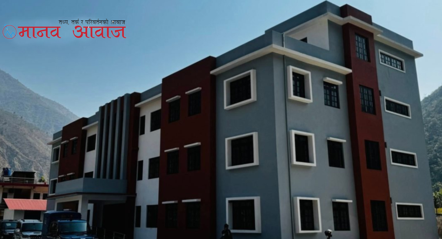 कतै सुविधा सम्पन्न भवन, कतै निर्माण ढिलाइले सास्ती