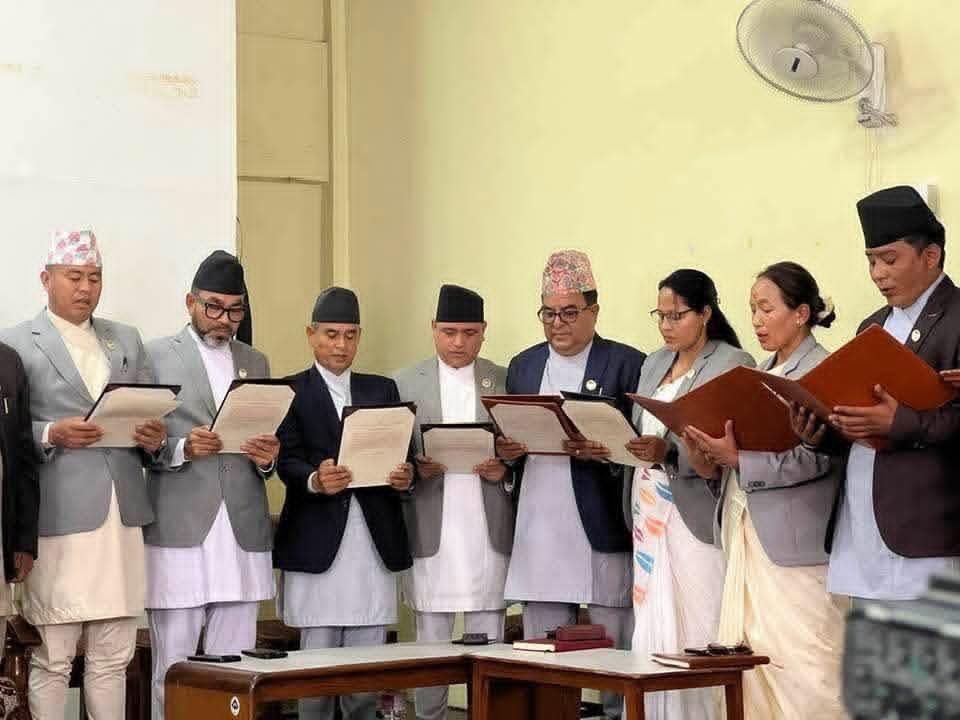 गण्डकीमा आठ मन्त्रीको सपथ, पद नपाएपछि सांसद कुँवरको राजीनामा