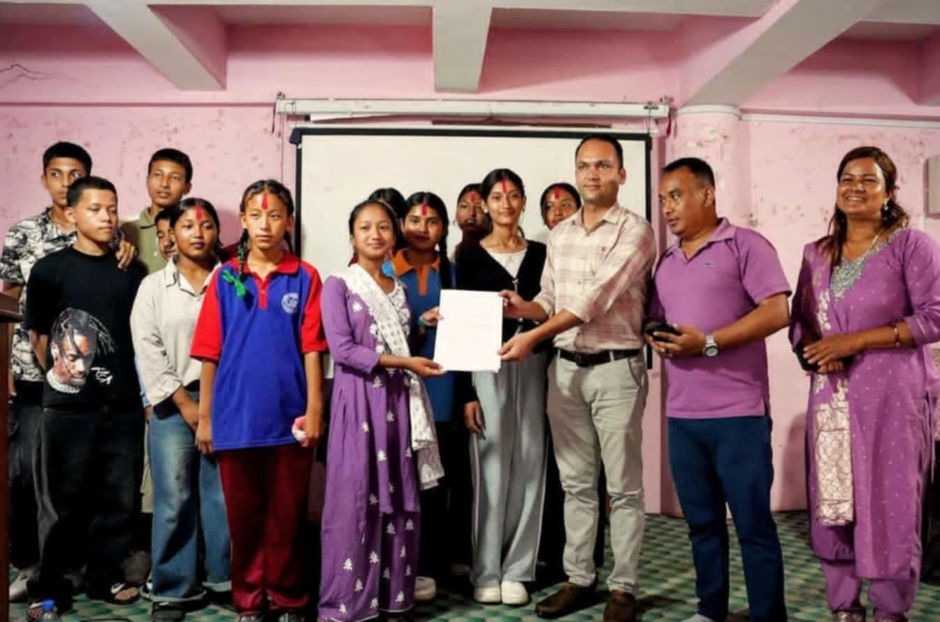 बालबालिका र युवाले कमलामाई नगरपालिकालाई बुझाए मागपत्र