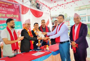 डेभिजफल बचत तथा ऋण सहकारीद्वारा वार्षिकोत्सवमा रक्तदान