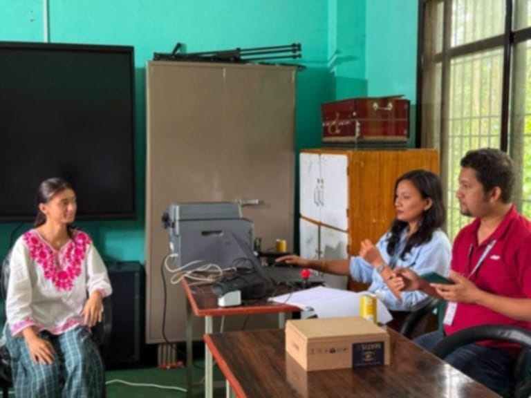 विद्यालयमै पुगेर सामाजिक सुरक्षा भत्ता नवीकरण सेवा
