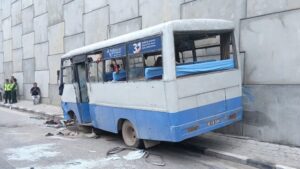 ग्वार्को ओभरपासमा बस दुर्घटना : एक महिलाको मृत्यु, ६ जना घाइते