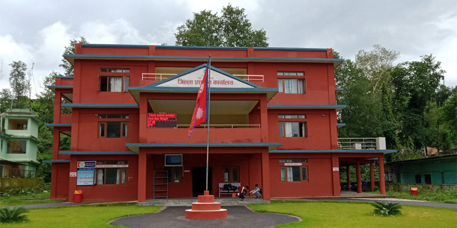 सिन्धुलीमा ग्यास लुकाउने र बढी मूल्य लिने व्यवसायीलाई कारबाही हुने
