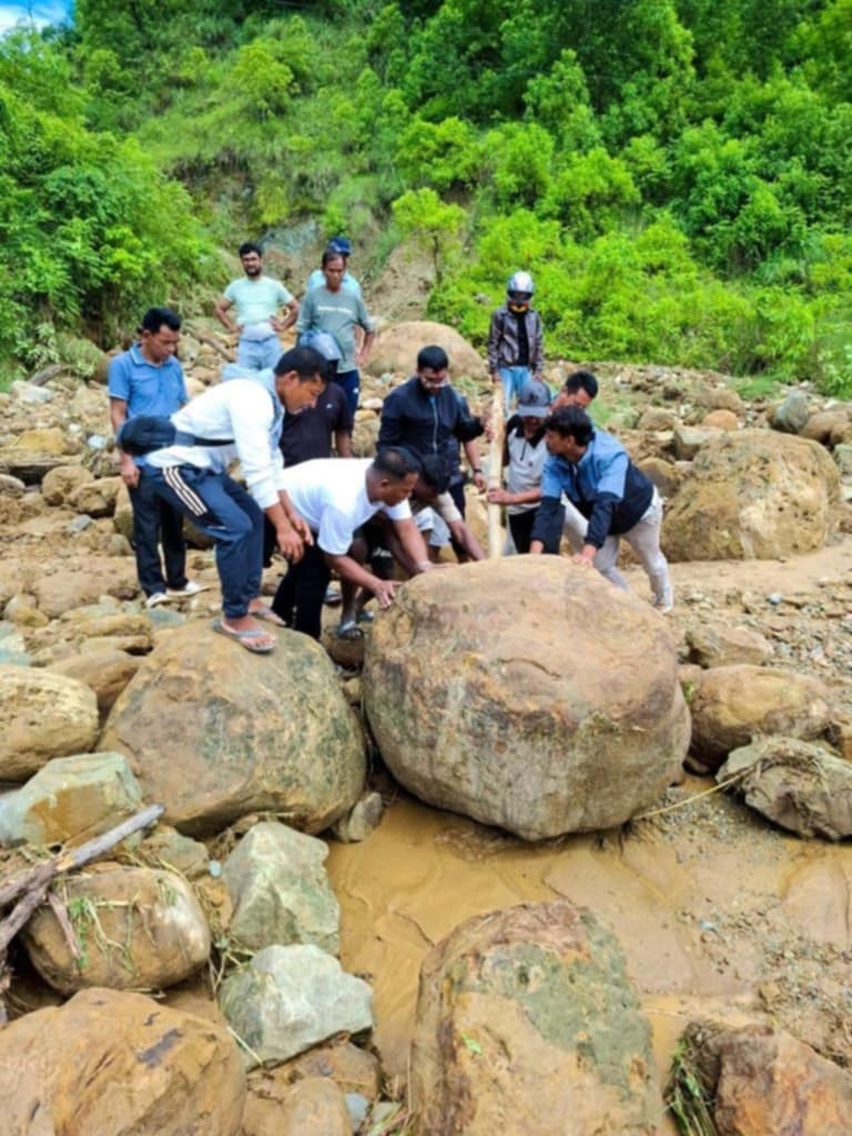 पहिरो पन्छाएपछि मदन भण्डारी राजमार्ग सुचारु