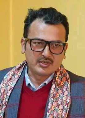 पत्रकार नविन श्रेष्ठलाई प्रहरीले अढाई घण्टा नियन्त्रणमा लिएर सोधपुछ गरेको आरोप