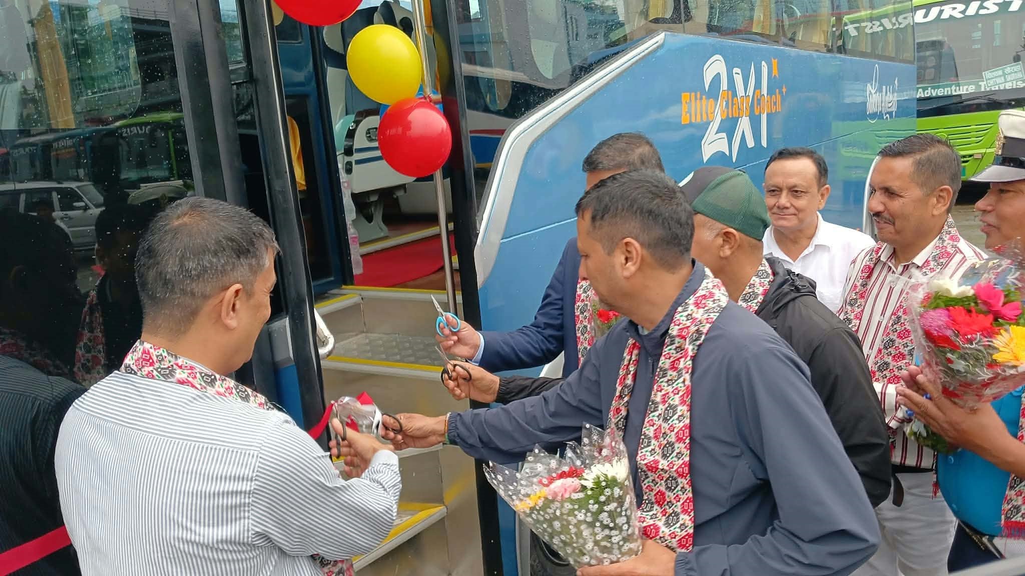 साकुरा होलिडेजद्वारा पोखरा-काठमाडौँ रुटमा पर्यटक बस सेवा सुरु