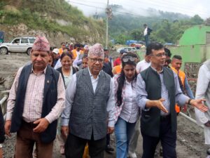 सुरक्षित भूगोल पहिचान गरी बाढी प्रभावितको पुनःस्थापना गर्न माधव नेपालको सुझाव