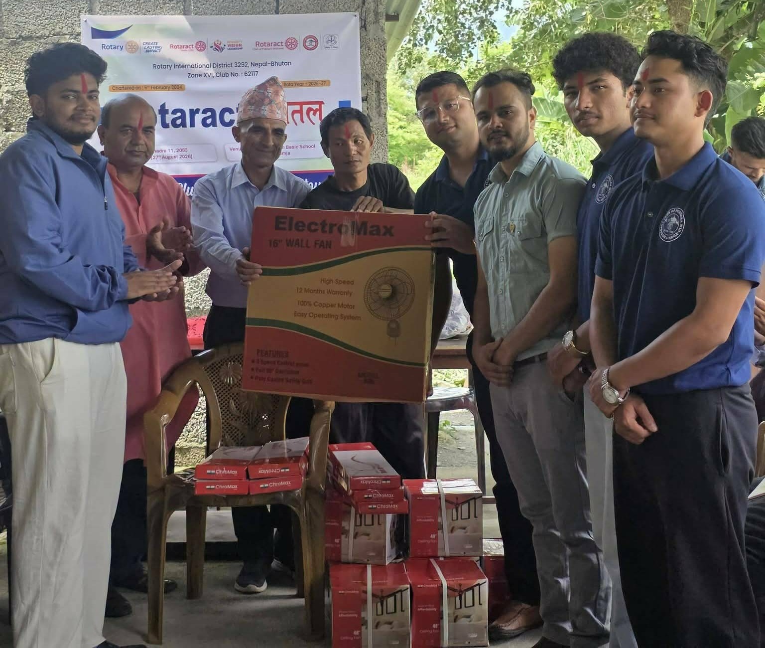 रोट्रयाक्ट क्लबद्वारा विद्यालयलाई १० थान पङ्खा सहयोग