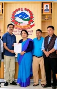 बाढीपीडितका लागि सिन्धुली रेडक्रसद्वारा साढे चार लाख सहयोग