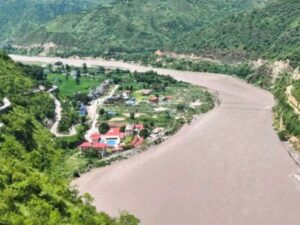 सुनकोशी नदी किनारका दर्जनौँ बस्ती बाढी र कटानको उच्च जोखिममा