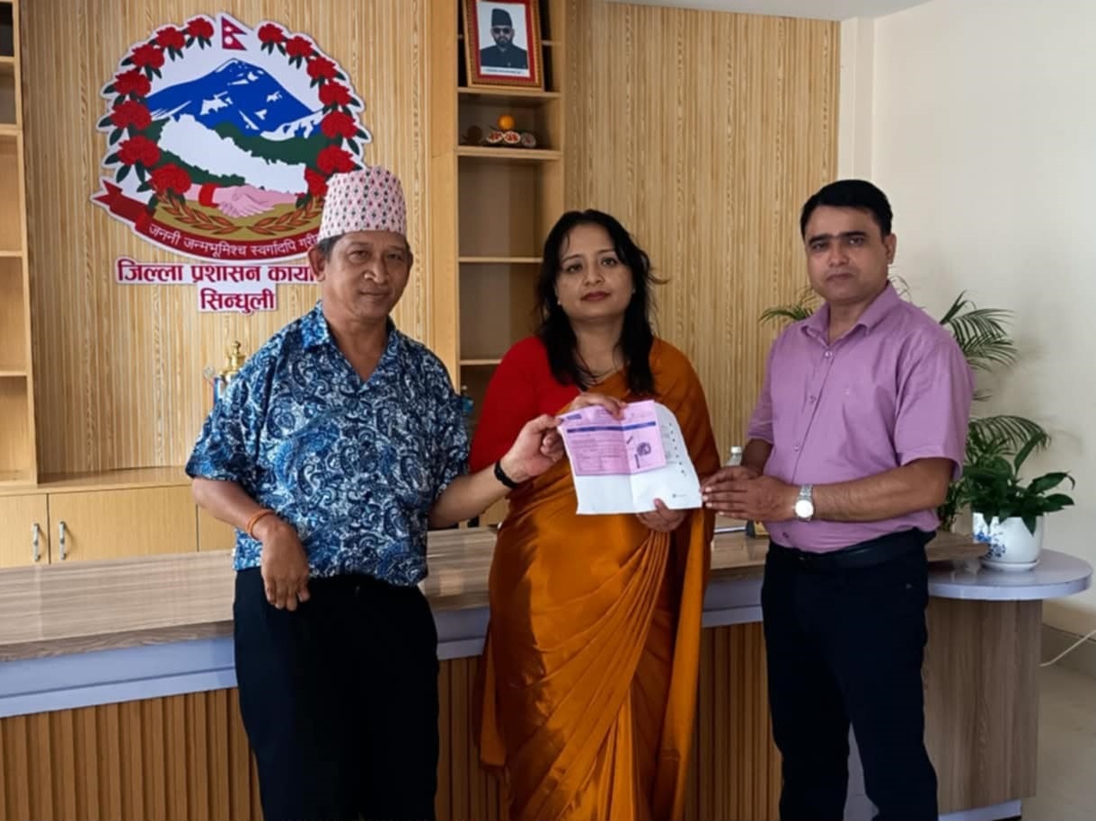 भोटेकोशी बाढीपीडितको राहतका लागि स्वाधीन खबरको सहयोग