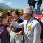फेवाताल किनारमा दशैँ महोत्सव, विदेशी पर्यटकले लगाए रातो टीका