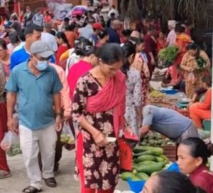 दसैँ नजिकिएसँगै सिन्धुलीको शनिबार हाटबजारमा बढ्यो चहलपहल